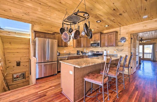 Victor House | Cozy Cripple Creek Cabin with Mountain Views!