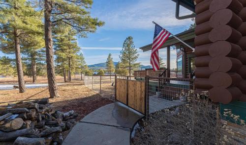 Williams House | Cozy Custom Cabin In The Pines-Williams AZ