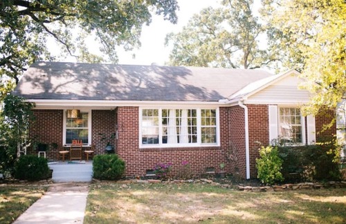 North Little Rock Cottage | Cozy, Cute and Colorful Cottage in Park Hill, Close to Downtown