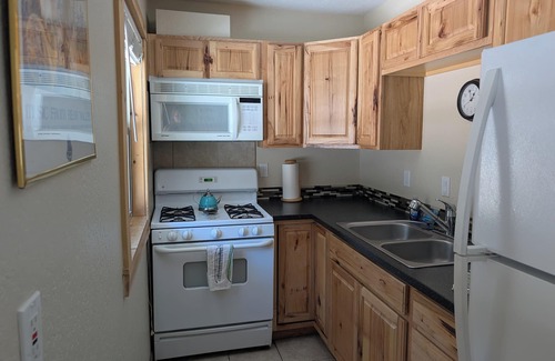 Tahoe Valley Cabin | Cozy cute clean rustic charm studio with wifi in South Lake Tahoe