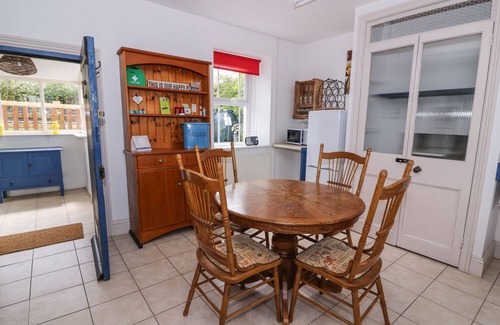 Llandysul Cottage | COZY CWTCH COTTAGE, pet friendly, with open fire in Penrhiwllan