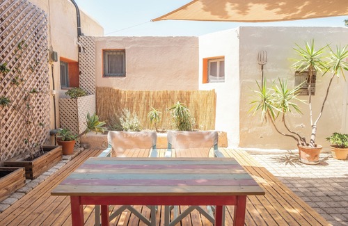 Parasporos Cottage | Cozy Cycladic Cottage | Steps From the Beach & Close to Town.
