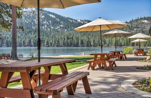 Truckee Condo | Cozy Deluxe Studio #132 at Donner Lake Village
