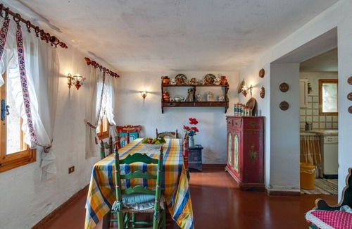 Crespano del Grappa Cottage | Cozy detached house, wide garden, wifi
