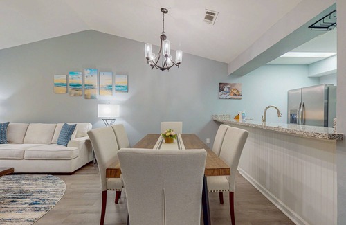 Navarre House | Cozy dog-friendly duplex with private yard and close to everything