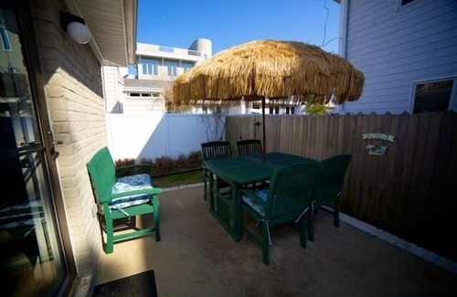 Northeast Virginia Beach Condo | Cozy, Dog-friendly Duplex At The North End Short Walk To The Beach!