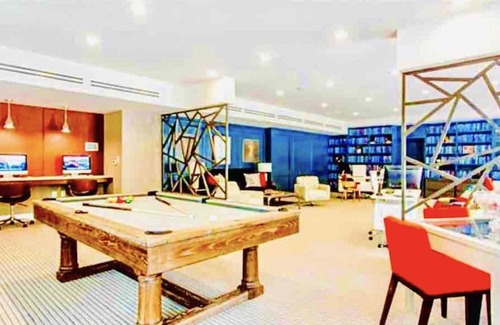 West Freemason Apartment | Cozy Downtown Norfolk Apartment with Balcony and City View.