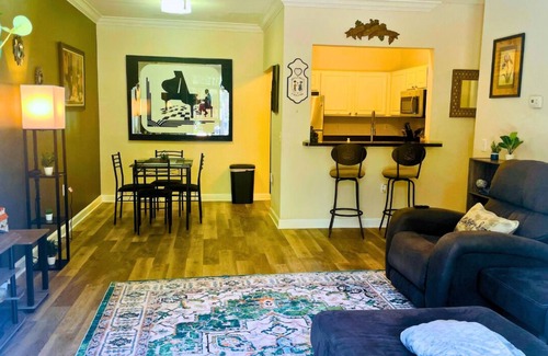 West Freemason Apartment | Cozy Downtown Norfolk Apt w/patio