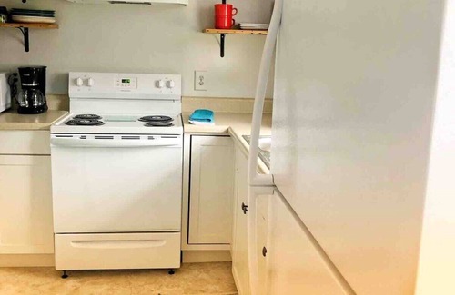 Pittsboro House | Cozy Downtown Pittsboro Home