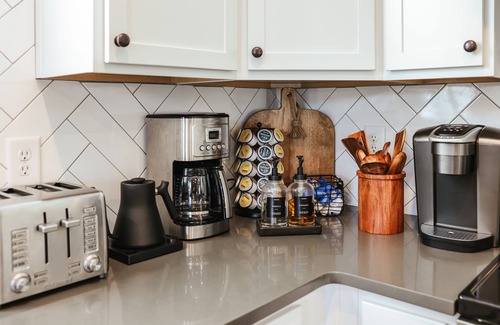 Watkinsville House | Cozy Downtown Retreat! Patio + Fire Pit + Garden