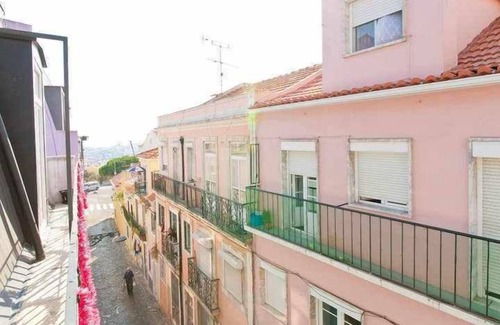 Alfama Apartment | Cozy Duplex flat with AC. Lovely neighbourhood.