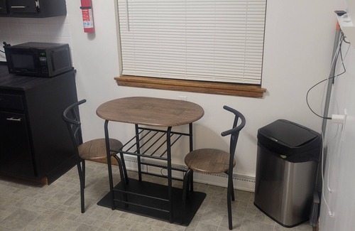Akron House | Cozy Duplex less than 10 min from Downtown Akron, near many local attractions.