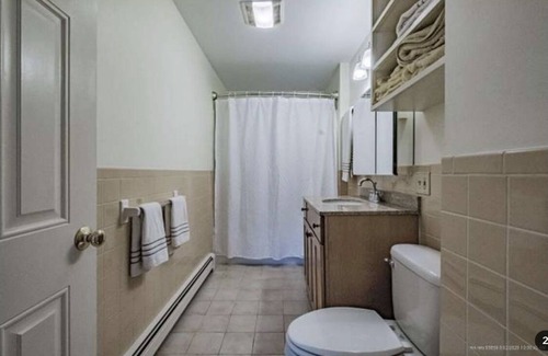 Munjoy Hill Condo | Cozy, Elegant and Bright 2 bed in the East End