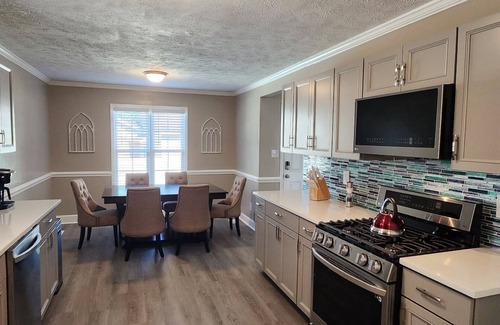 Fayetteville House | Cozy Entire House in the heart of Fayetteville, NC. Pet Friendly!