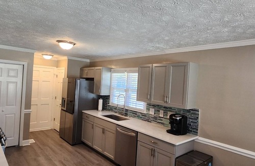 Fayetteville House | Cozy Entire House in the heart of Fayetteville, NC. Pet Friendly!