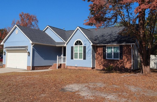 Fayetteville House | Cozy Entire House in the heart of Fayetteville, NC. Pet Friendly!