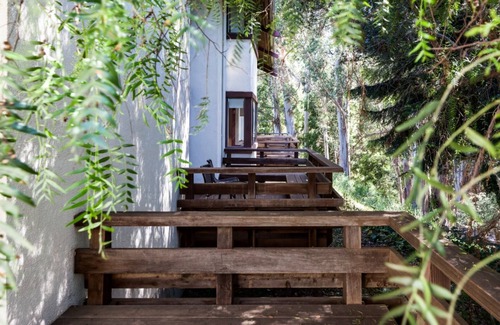 Live Oak Hotel | Cozy Escape in the Woods: Room with Patio | Hot Tub & Hiking Trails