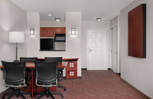 Folsom Hotel | Cozy Extended-Stay Escape! Spacious Suite, Pet-Friendly, Close to Folsom Zoo