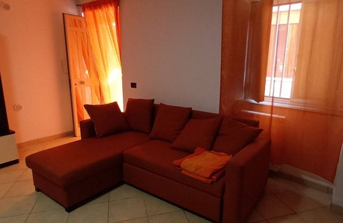 Condro House | COZY FACILITY IDEAL FOR OVERNIGHT STAYS AND SHORT/LONG STAYS