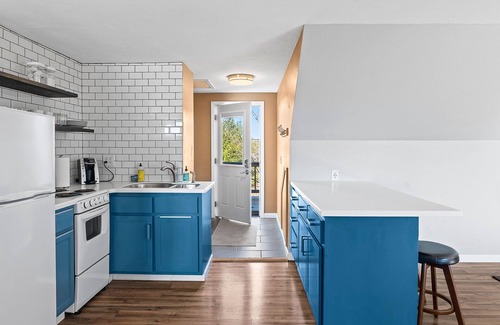 Ephraim Apartment | Cozy Fall Studio Above Bakery Perfect for Two