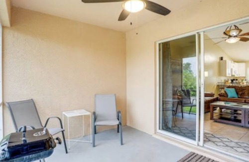 Lehigh Acres Condo | Cozy family accommodations with enclosed lanai.