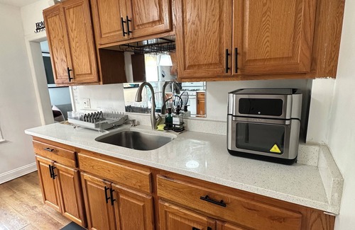 Malden Apartment | Cozy family Apt near casino, Boston City and airport with hassle free parking!