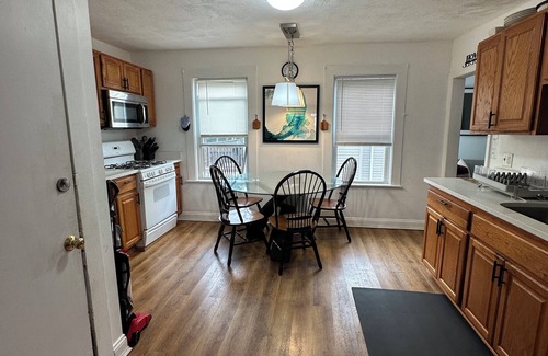 Malden Apartment | Cozy family Apt near casino, Boston City and airport with hassle free parking!