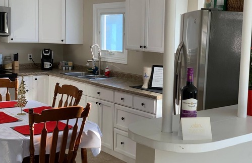 Turkey Point House | Cozy Family Cottage Just 3 Minutes from the Beach – Sleeps 7