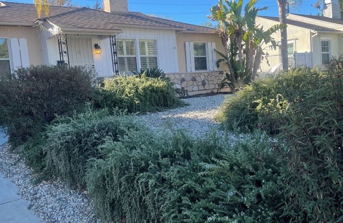 NoHo Arts District House | Cozy family cottage with pool. Near Universal Studios + Los Angeles hotspots!