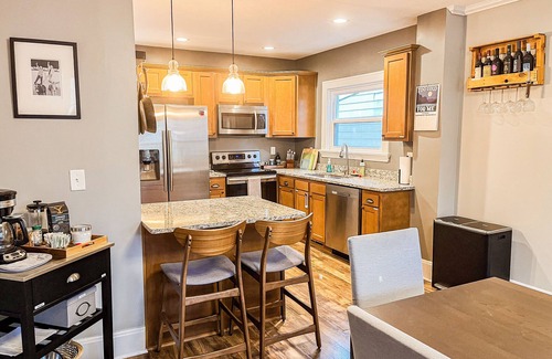 Cincinnati House | Cozy Family & Dog-Friendly 3 Bedroom with Fenced-In Yard, Close to Downtown
