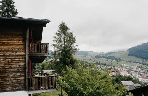 Amden Apartment | "Cozy Family Flat with Stunning Mountain Views in Amden, Switzerland!"