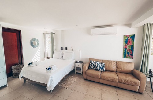 Grand Case Apartment | Cozy, family friendly apartment on the Beach, with panoramic view of the ocean