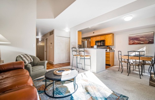 Moab South Valley Condo | Cozy, Family-Friendly Townhouse with Free WiFi & a Seasonal Shared Pool & Spa