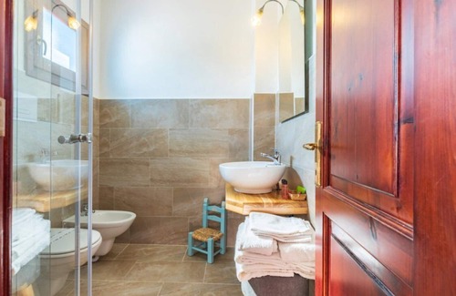 Orosei Hotel | Cozy family-run hotel 5 minutes from the historic center