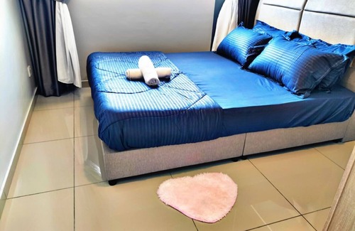 Bayan Lepas Apartment | cozy family stay seaview & airport view batu maung