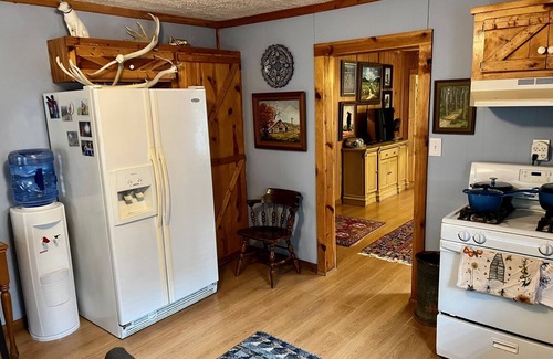 Call Cabin | Cozy Farm Cabin in the Woods