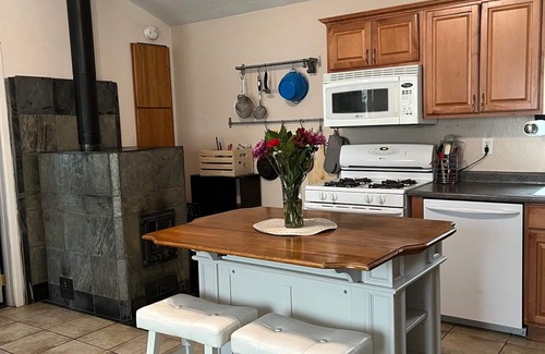 Junction City Cottage | Cozy farm cottage in horse and wine country and pet friendly!