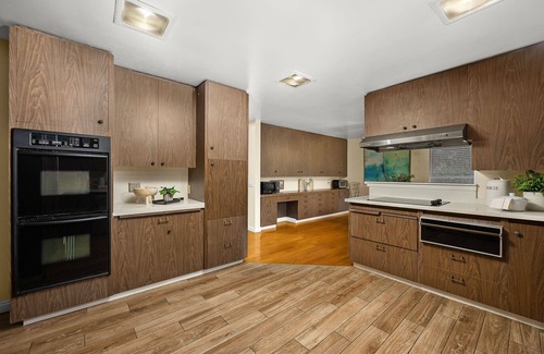 East Pasadena House | Cozy fireside retreat suite