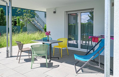 Waggershausen Apartment | Cozy first floor apartment with covered terrace - ideal for 4-legged friends.