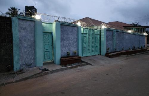 Freetown House | Cozy Flat 5 Minutes To Beach