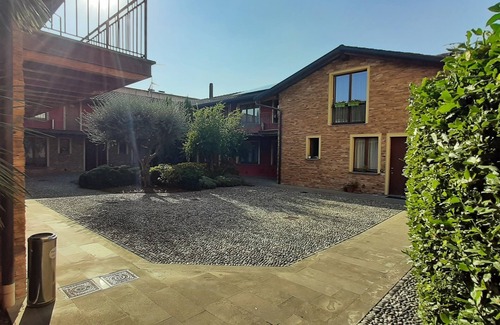 Bergamo Apartment | Cozy flat + parking close to City center/Airport (CIN IT016024B4O46O3QZY)