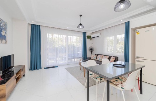 Altnkum Mahallesi Apartment | Cozy Flat w Garden 5 min to Beach in Antalya