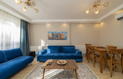 Liman Mahallesi Apartment | Cozy Flat with Balcony near Beach in Konyaalti