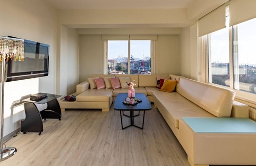 Uskudar Apartment | Cozy Flat with Lovely Bosphorus View in Uskudar