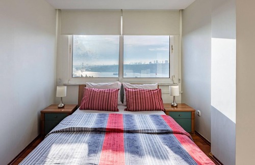 Uskudar Apartment | Cozy Flat with Lovely Bosphorus View in Uskudar