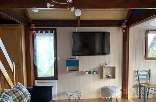 Merville-Franceville-Plage Ski Chalet | Cozy chalet by the sea