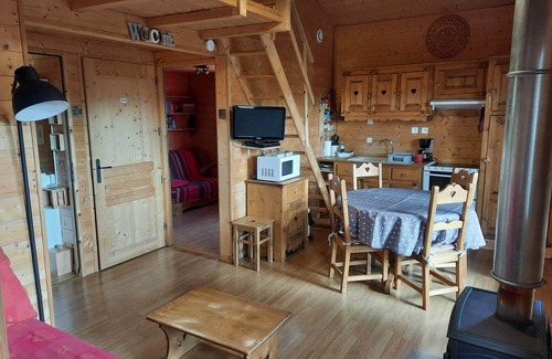 Saint-Laurent-en-Grandvaux Ski Chalet | Cozy chalet Haut-Jura - Swimming pool on the estate - Terrace with open view