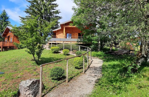 Saint-Laurent-en-Grandvaux Ski Chalet | Cozy chalet Haut-Jura - Swimming pool on the estate - Terrace with open view