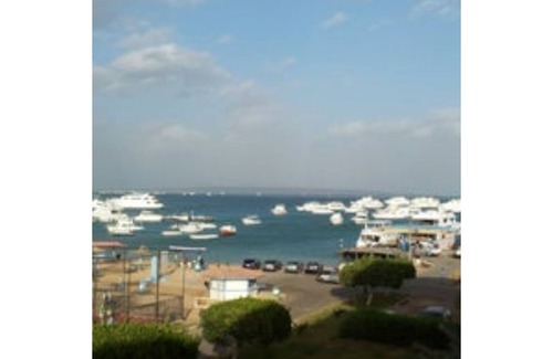 Al Mamsha El Seyahi Boat Rental | Cozy friedly Yacht, for families and small group of friends