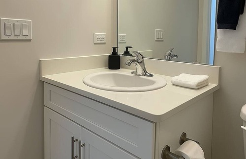 Lake View East Apartment | Cozy, Fully Set-Up 1BR Space